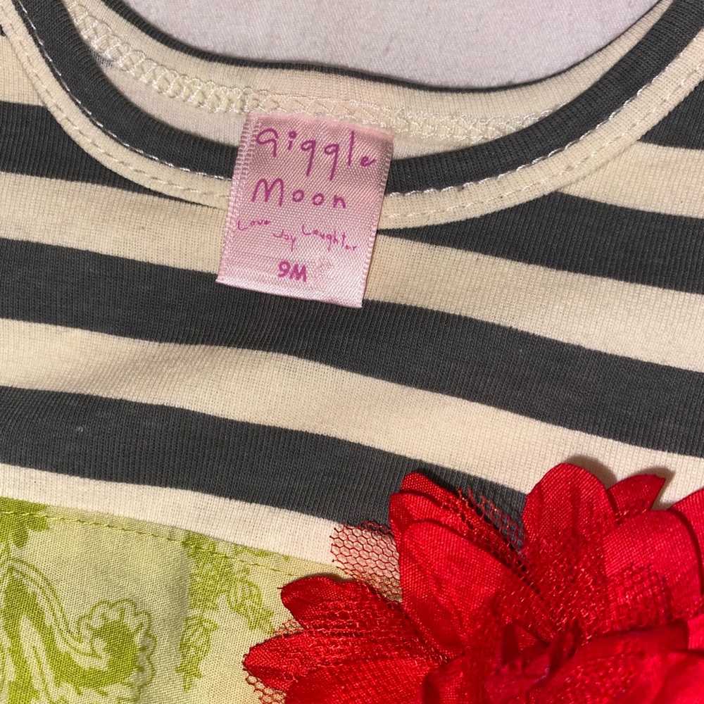 🌹🌹 BABY ROMPER WITH LACE!! ❤️ - Picture 2 of 7